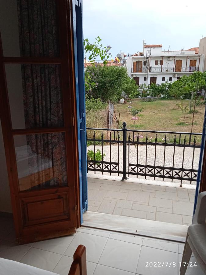 Syraina Apartments Skiathos Exterior photo