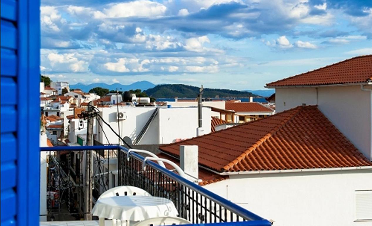 Syraina Apartments Skiathos Exterior photo