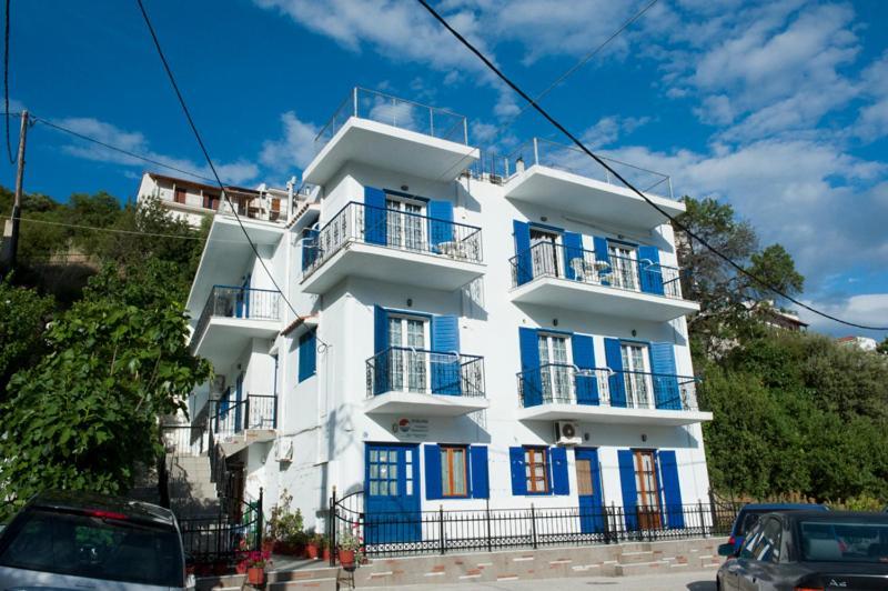 Syraina Apartments Skiathos Exterior photo