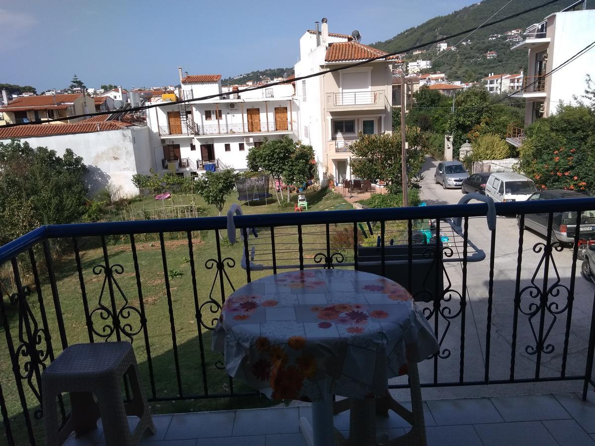 Syraina Apartments Skiathos Exterior photo